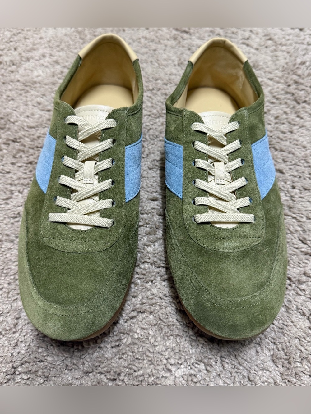 Vince La Runner Sneakers in Loren Green/Glacial Blue Size 8
